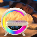 Wielofunkcyjna lampa LED RGB z ładowaniem bezprzewodowym, Bluetooth, zegarem i alarmem - 15W
