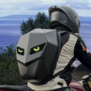 Plecak Motocyklowy Wodoodporny z LED i Designem Carbon - Przegroda na Laptopa, Twarda Obudowa